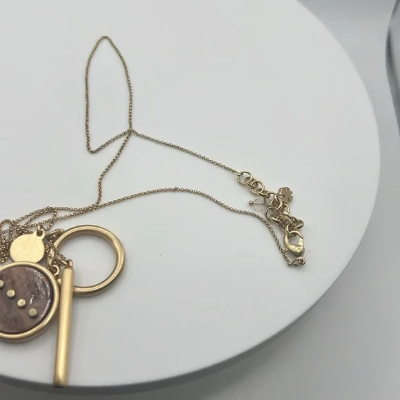 Lucky Brand Elegant Gold Pendant Necklace 30” plus 2” extender - Picture 4 of 4